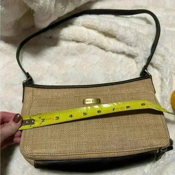 First issue Liz Claiborne purse - Picture 10 of 12